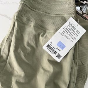 NWT Lululemon size 10 joggers
